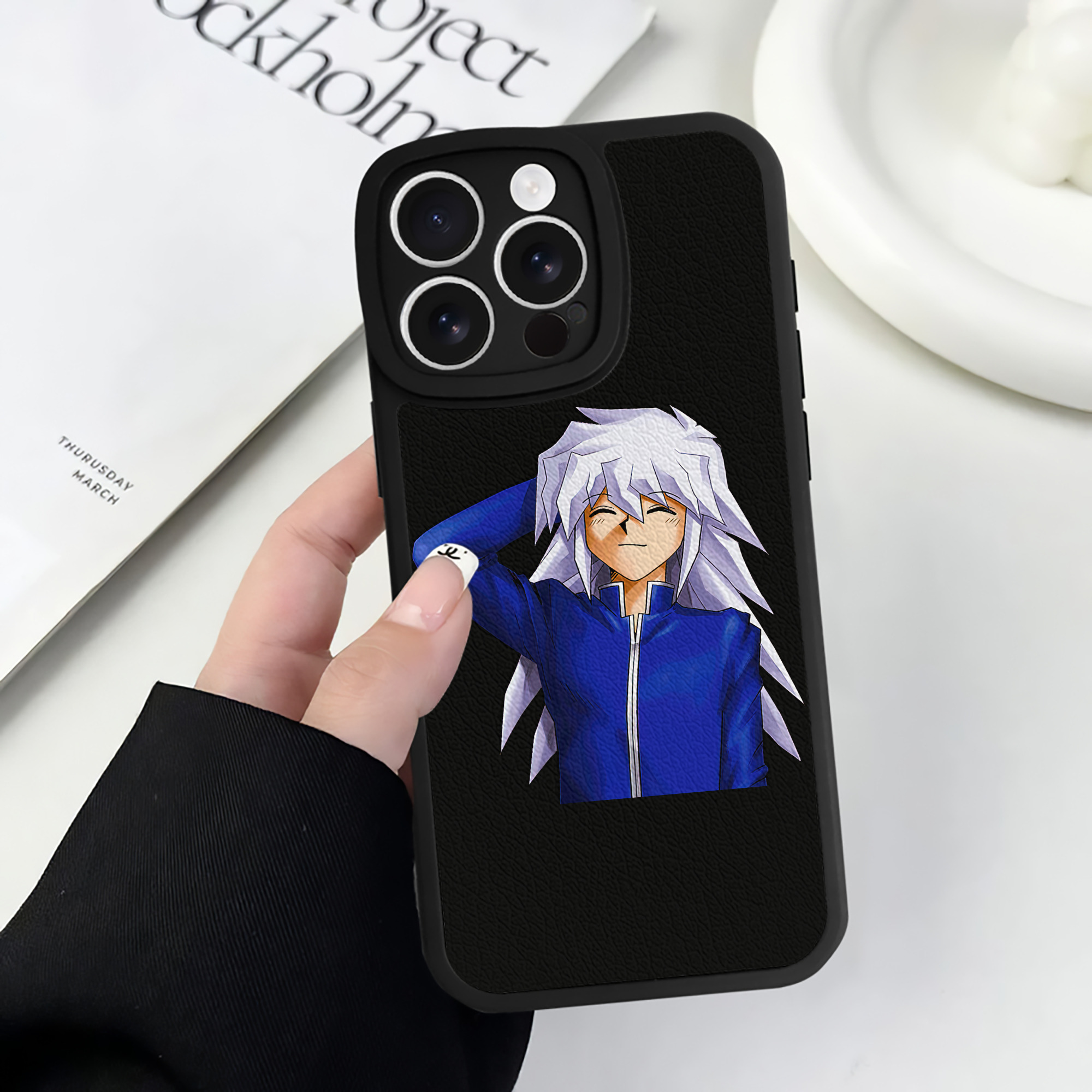 （画像用） 遊☆戯☆王 Yu-Gi-Oh! 【iPhone 16シリーズ対応】シリコンスマホケース（レザー調） 材質：シリコン
